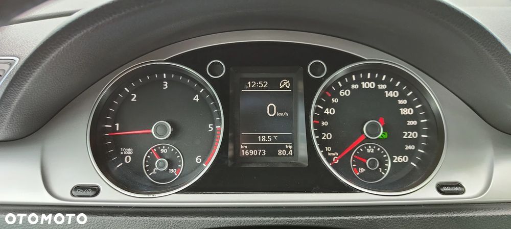 Volkswagen Passat - 16
