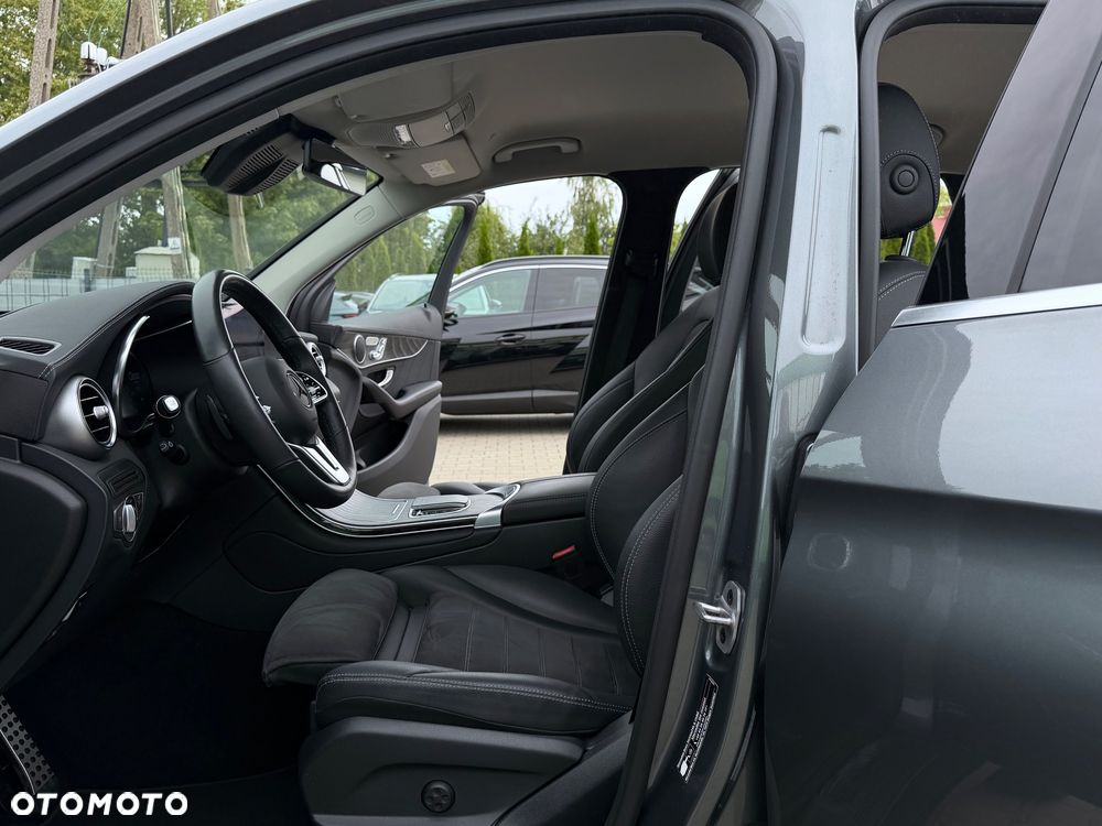 Mercedes-Benz GLC 300 de 4Matic 9G-TRONIC AMG Line - 33