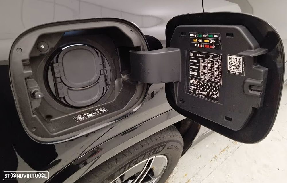 Mercedes-Benz EQA 250+ AMG Line - 16