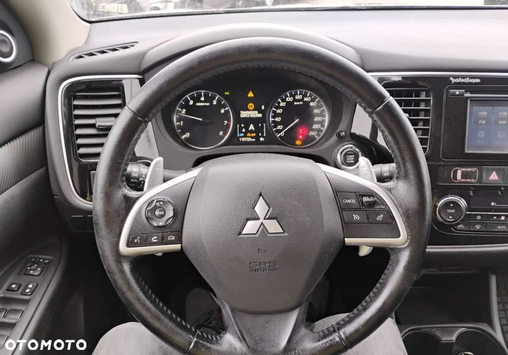Mitsubishi Outlander - 12