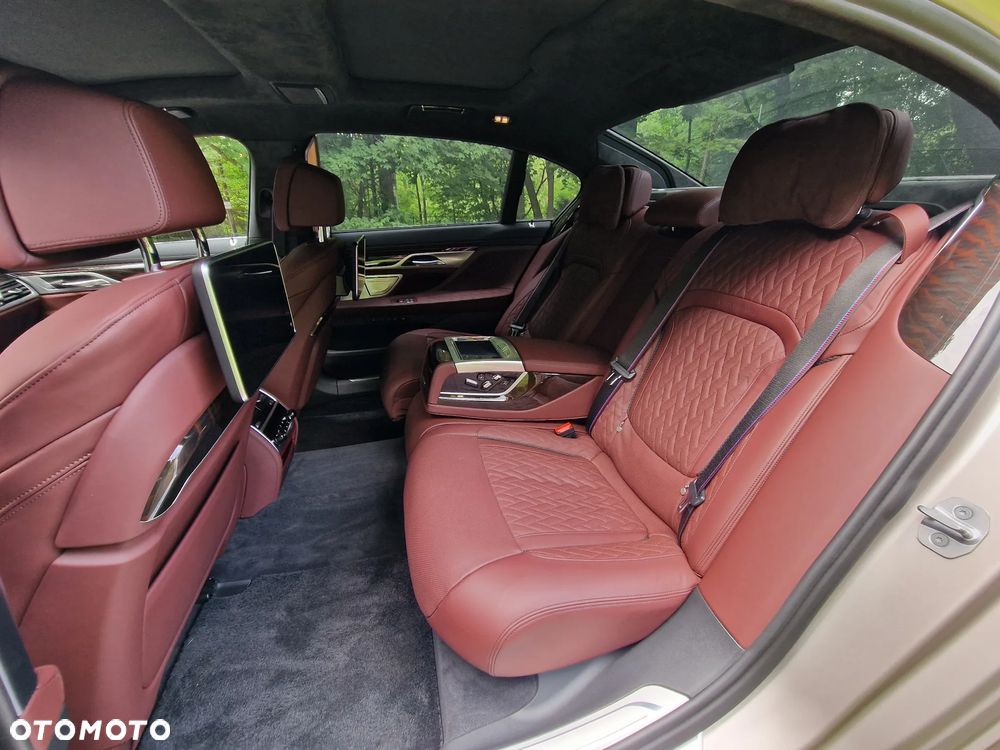 BMW Seria 7 750Li xDrive - 18