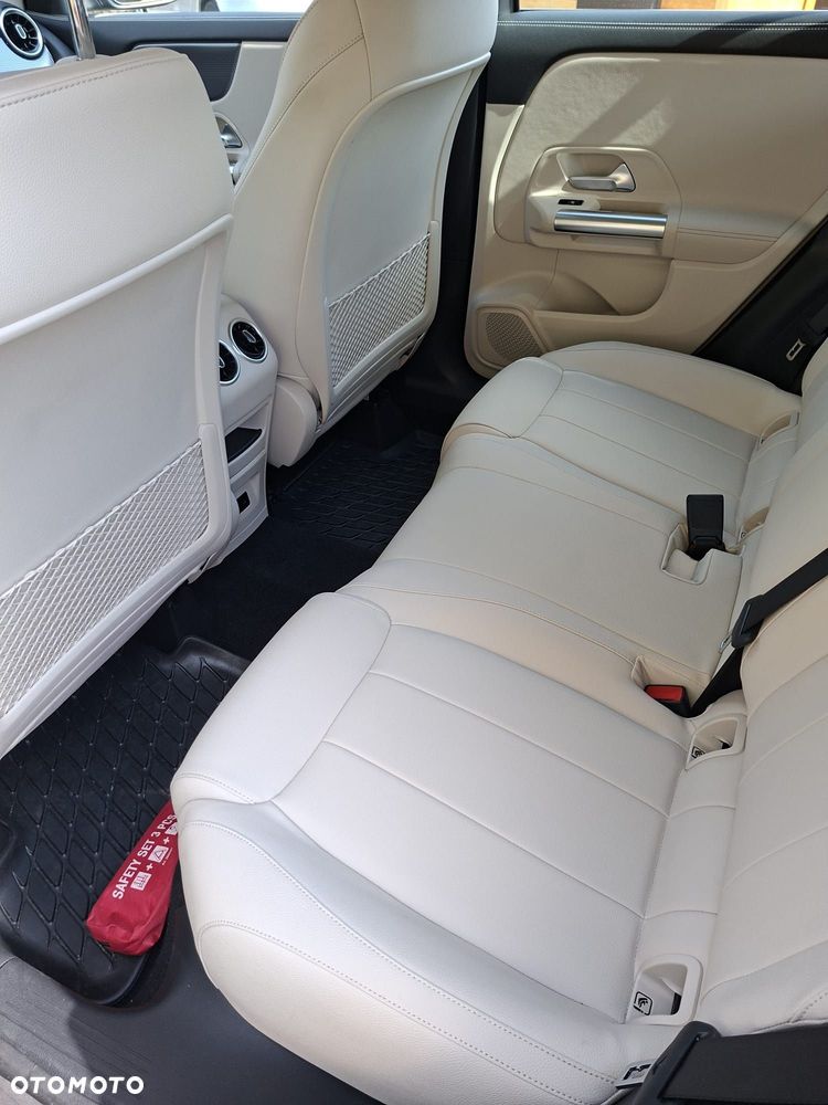 Mercedes-Benz GLA 200 - 6