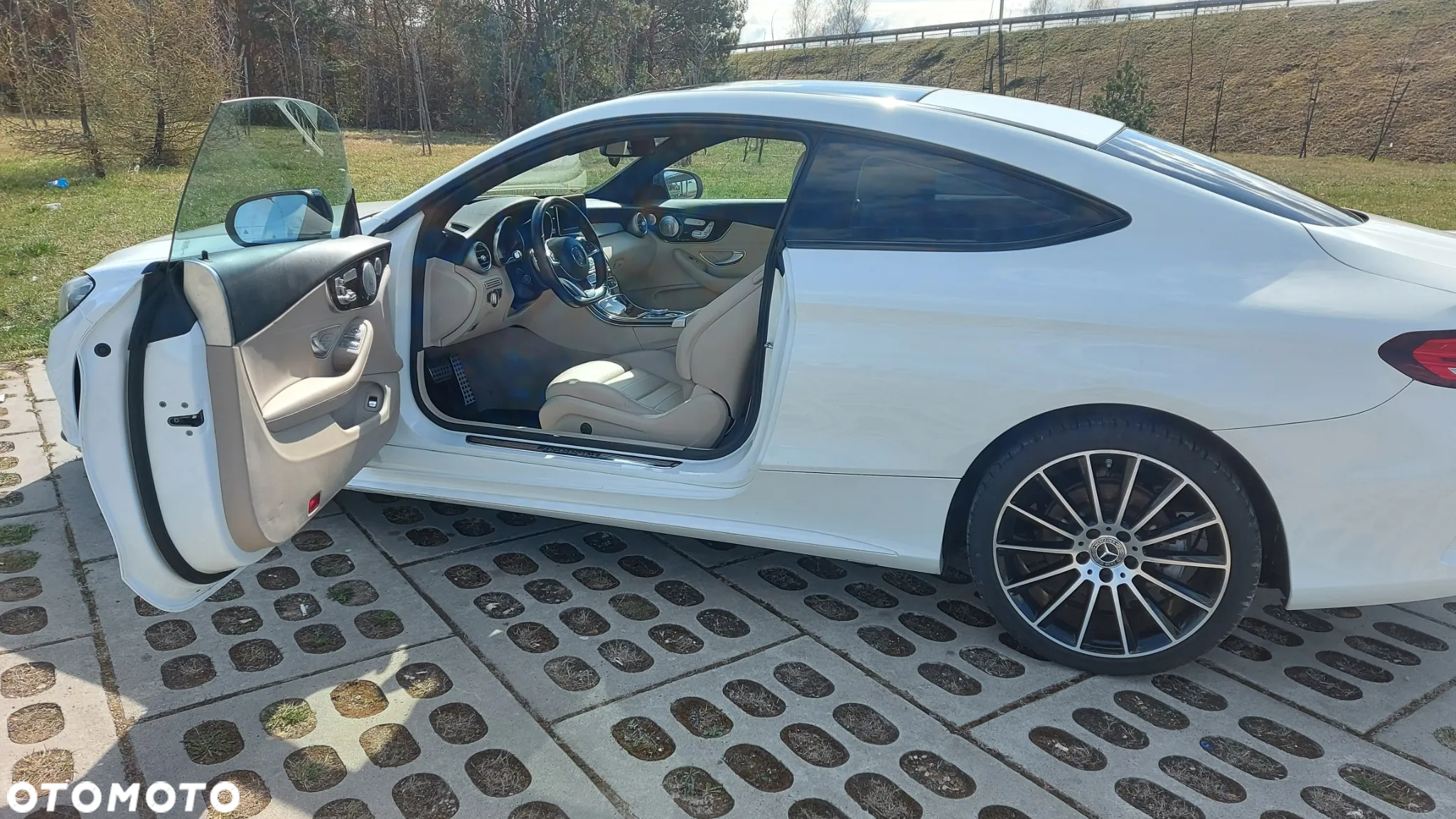 Mercedes-Benz Klasa C 300 Coupe 9G-TRONIC - 14