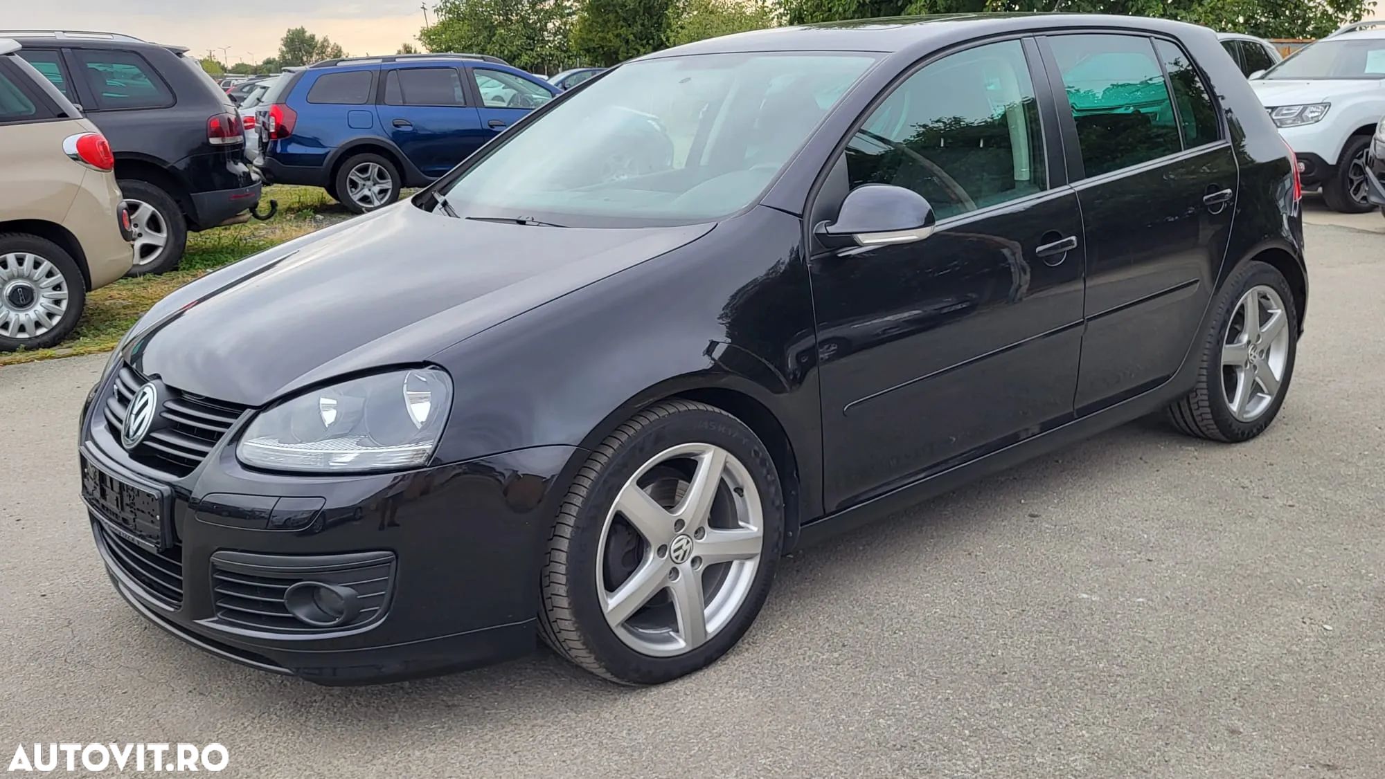 Volkswagen Golf - 1