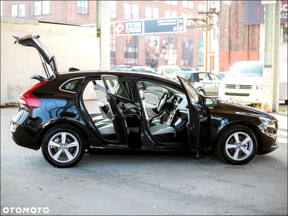 Volvo V40 D2 Summum - 11