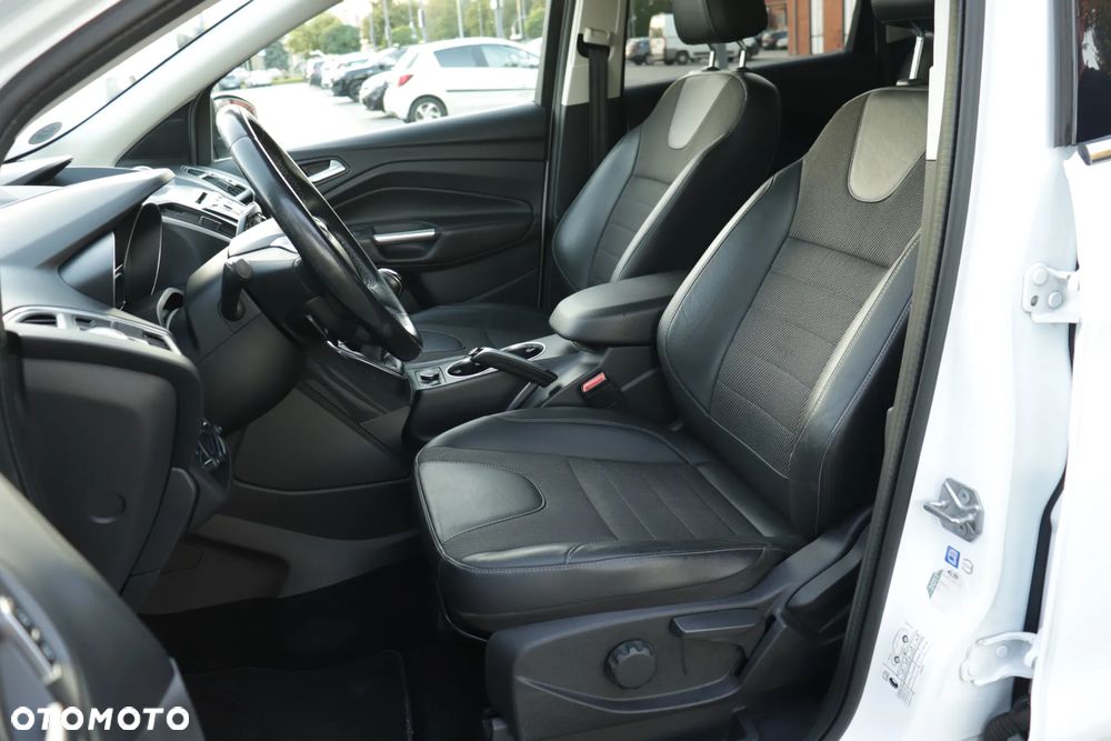 Ford Kuga 2.0 TDCi 2x4 Titanium - 18