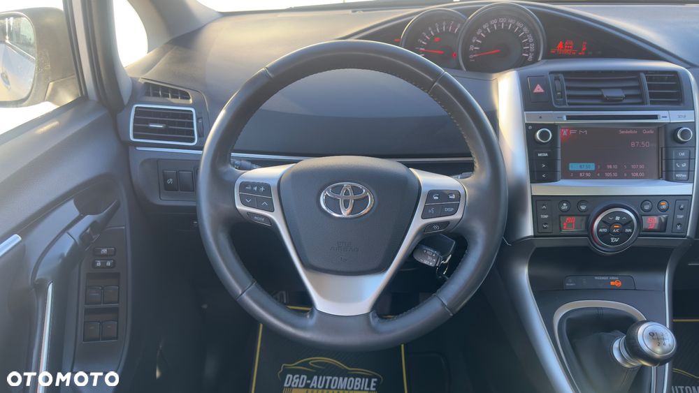 Toyota Verso 1.8 5-Sitzer Executive - 32