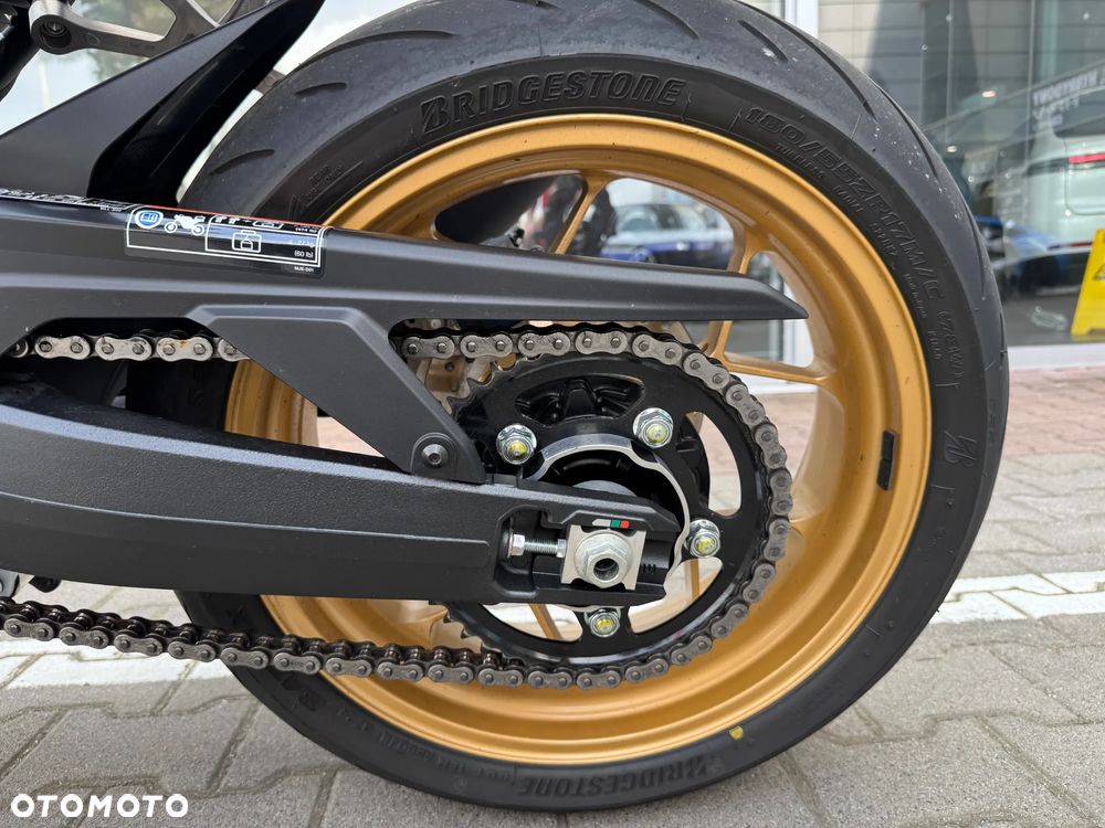 Honda Hornet - 12