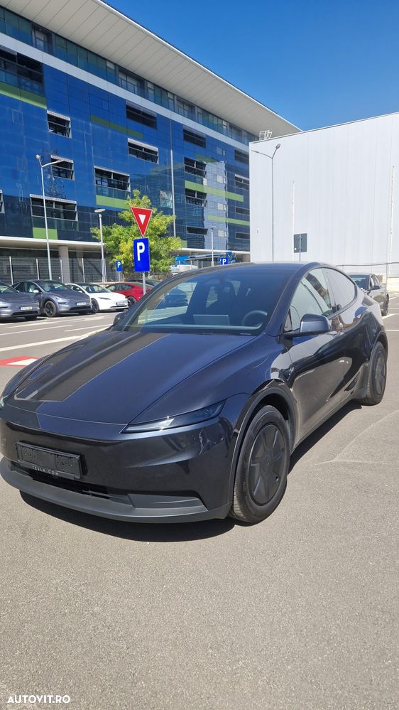 Tesla Model Y RWD Standard - 2