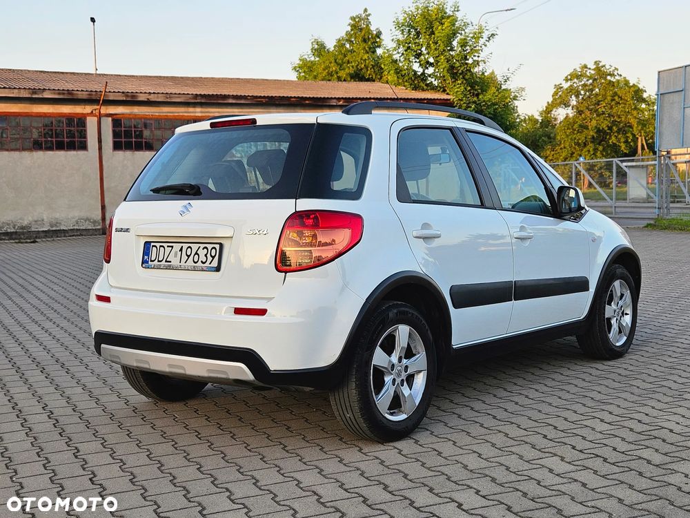 Suzuki SX4 1.6 Comfort Plus - 4