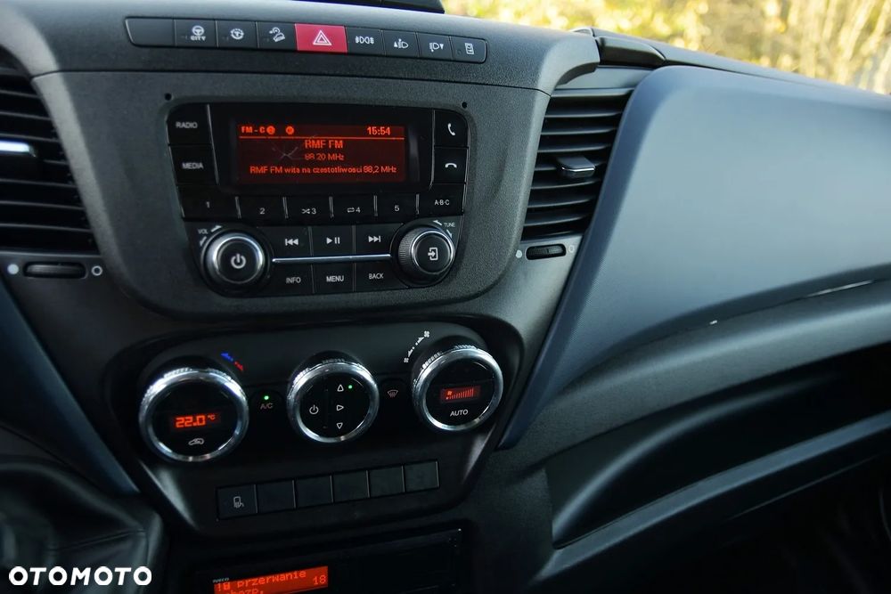 Iveco 72C18  3,0 180KM  Zanotti Z380  230 V 6,1m 12 palet dł -20+20 ładowność 3460kg - 23