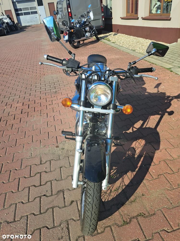 Suzuki Intruder - 7