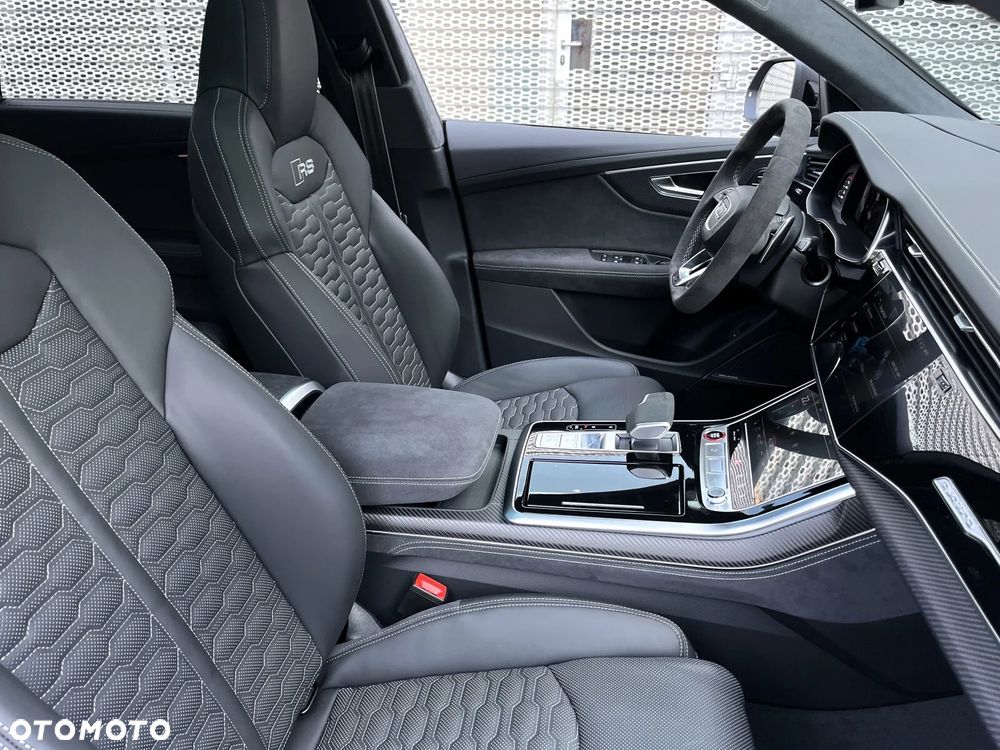 Audi RS Q8 - 22