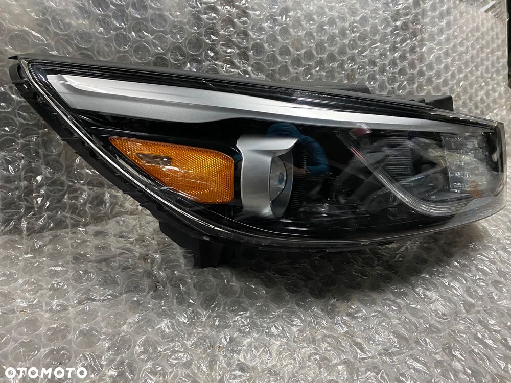 LAMPA PRAWA ZWYKŁA SOCZEWKA KIA CARNIVAL SEDONA 92102-A9040 2015- - 2