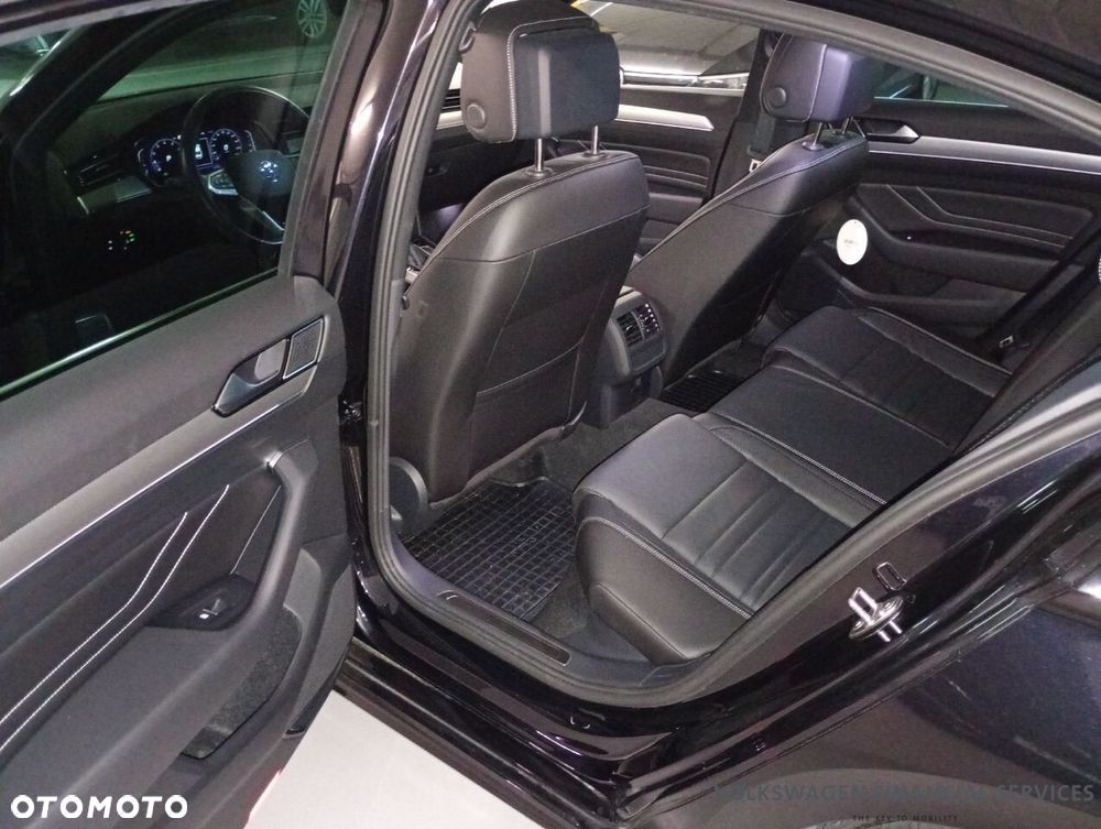Volkswagen Passat 2.0 TSI Elegance DSG - 9