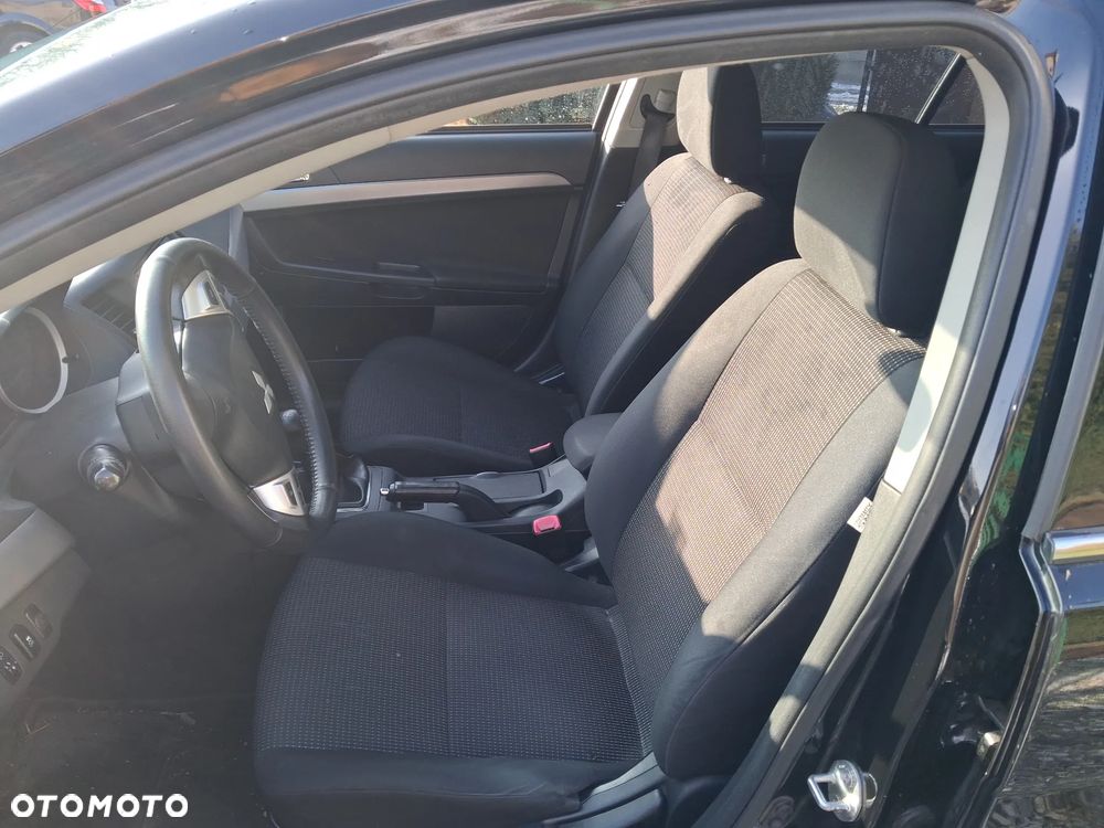 Mitsubishi Lancer 1.8 Inform - 11