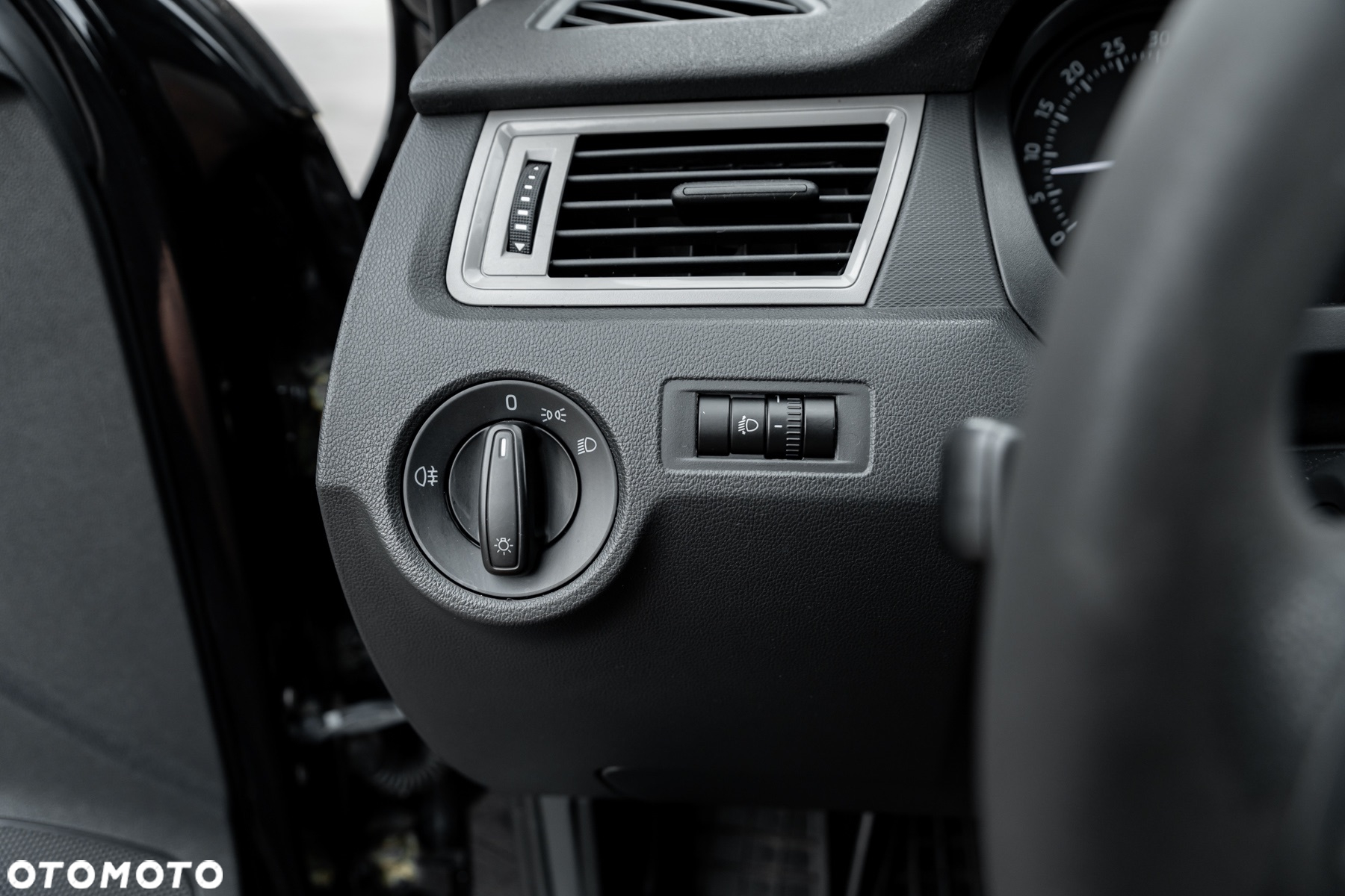 Skoda RAPID 1.6 TDI Ambition - 25