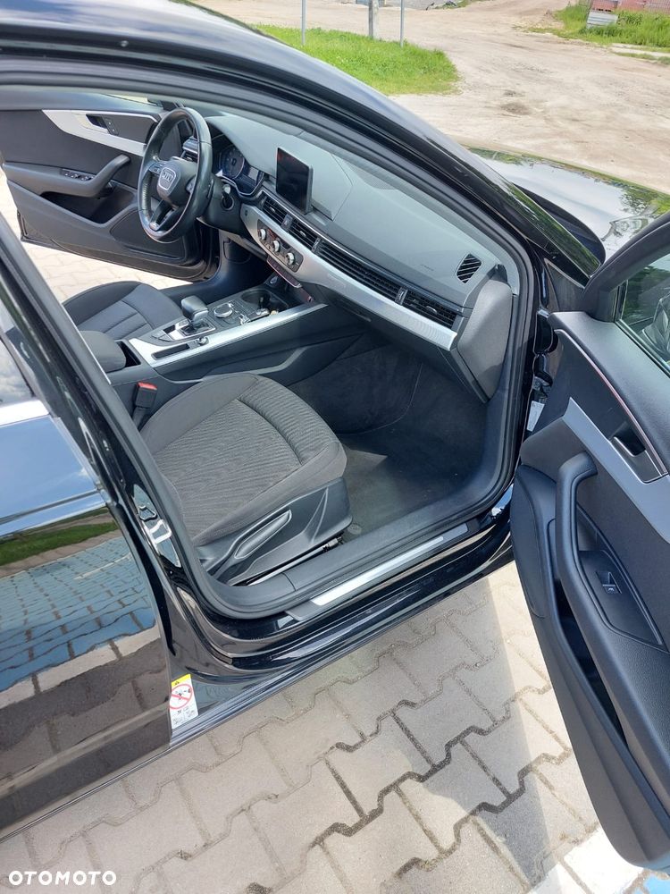 Audi A4 Avant 40 TFSI S tronic - 17