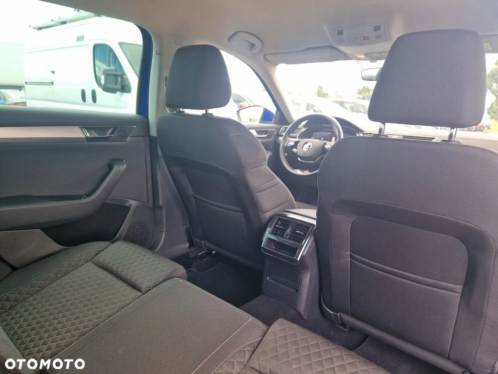 Skoda Superb 2.0 TDI SCR Active DSG - 33