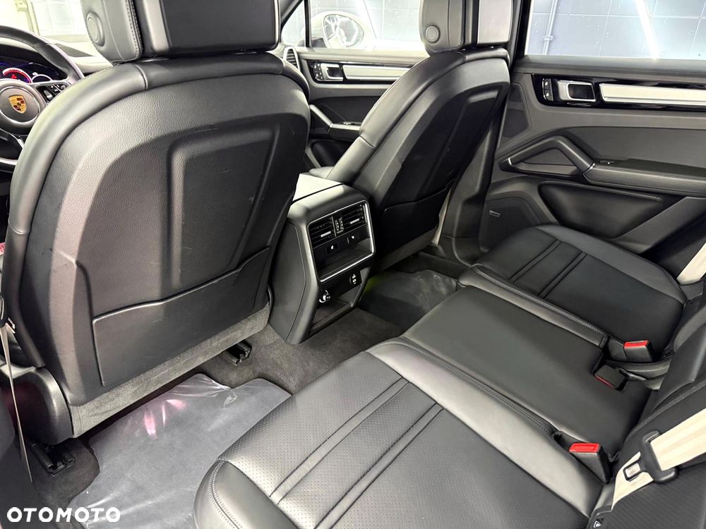 Porsche Cayenne E-Hybrid Platinum Edition - 29