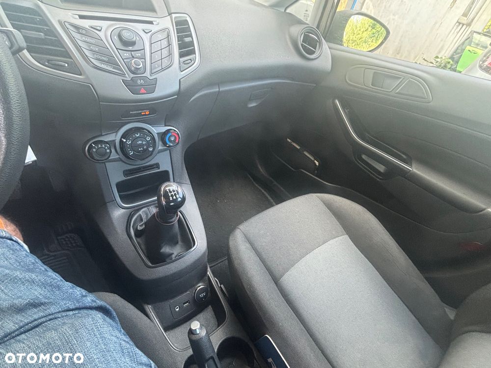 Ford Fiesta 1.25 Ambiente EU5 - 23