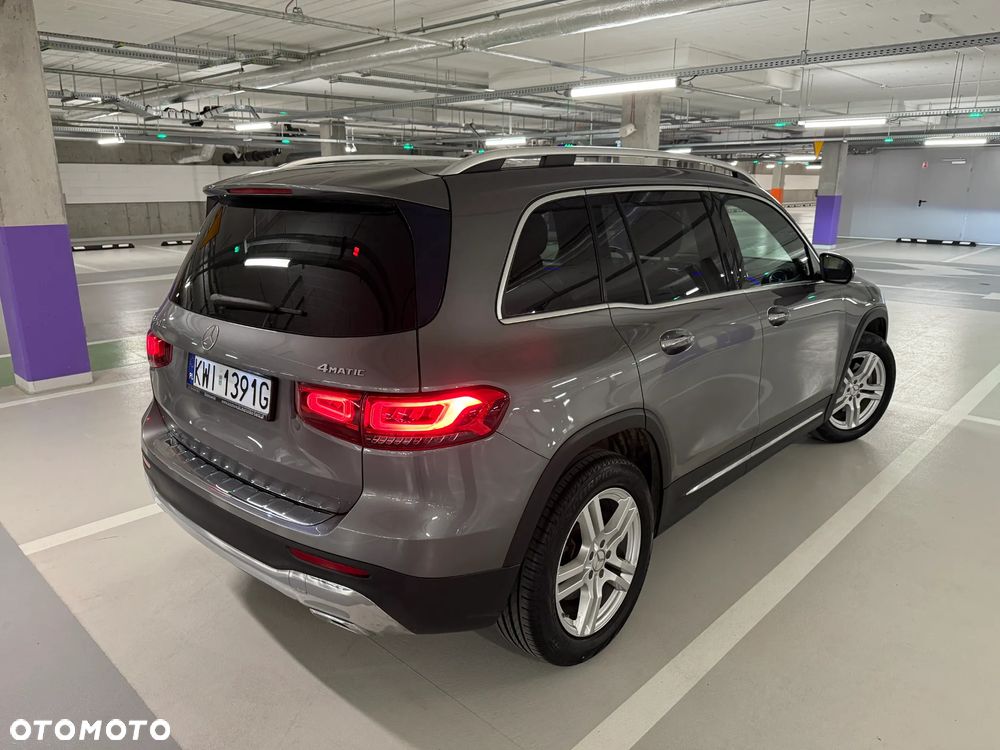 Mercedes-Benz GLB 250 4Matic 8G-DCT - 9
