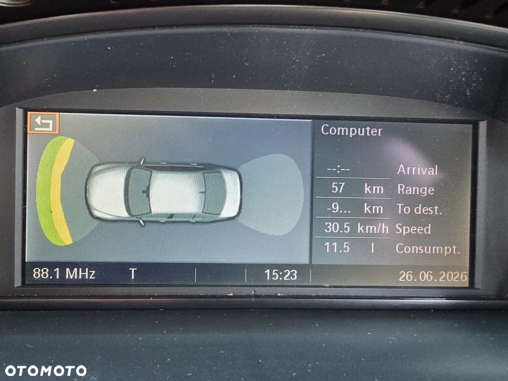 BMW Seria 5 523i - 32