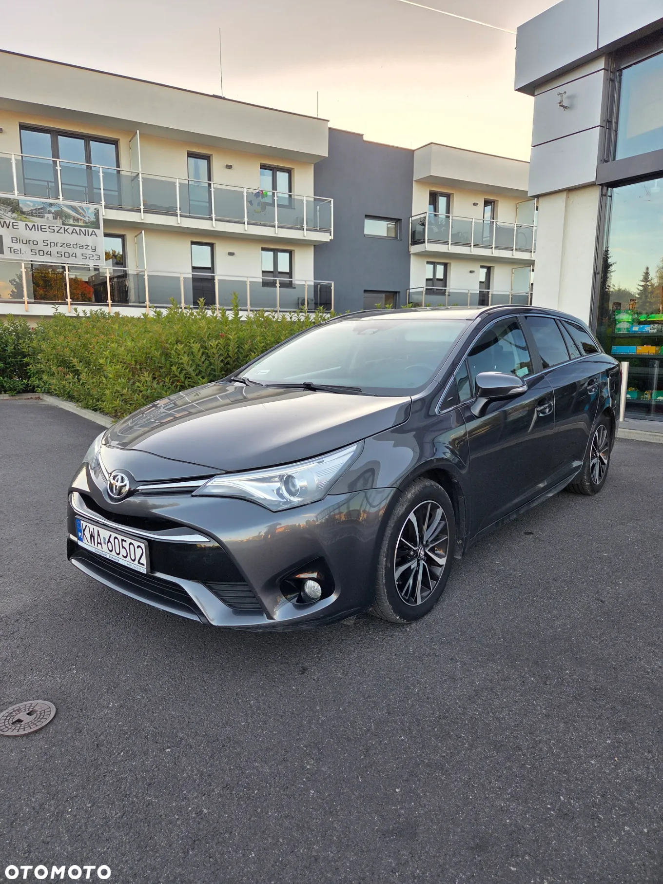 Toyota Avensis 2.0 D-4D Premium - 10