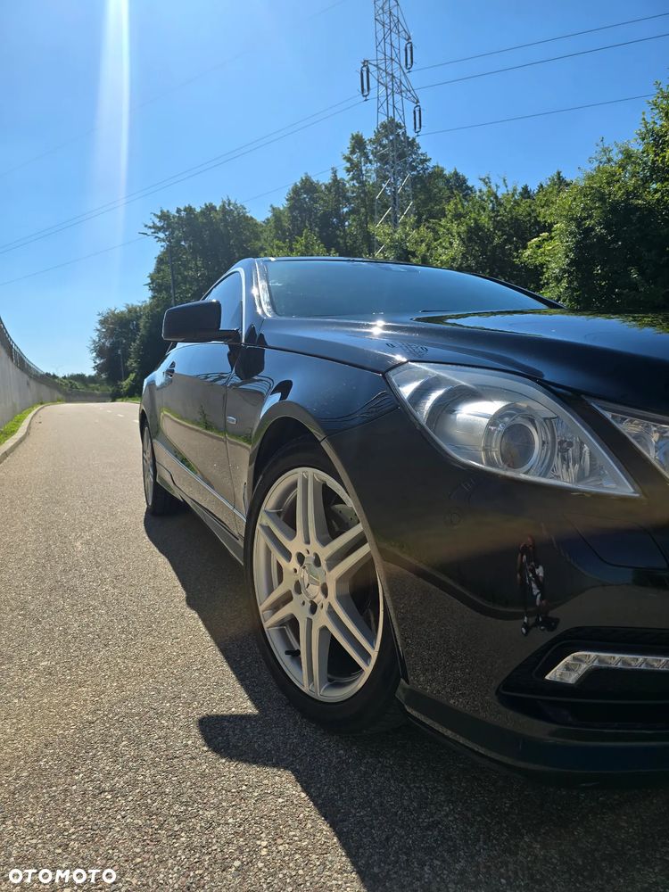 Mercedes-Benz Klasa E 220 CDI DPF BlueEFFICIENCY Automatik Elegance - 23