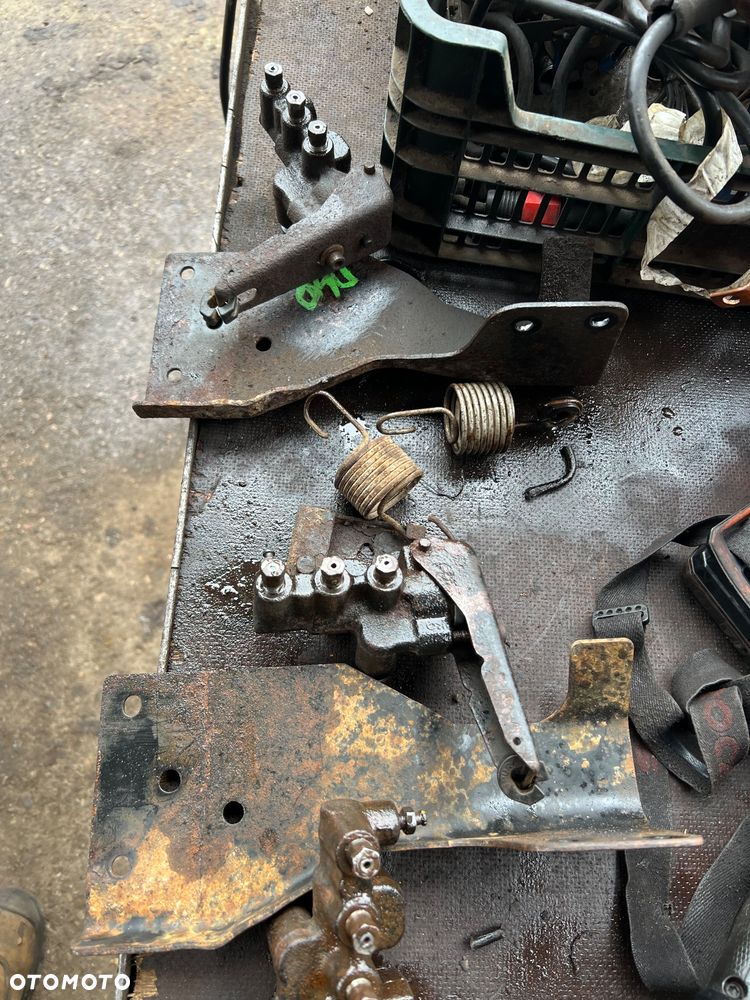 Korektor siły hamowania Nissan navara d40