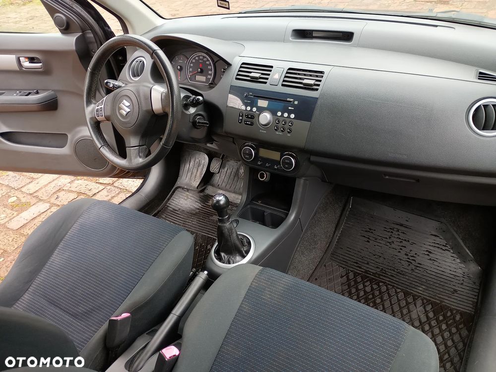 Suzuki Swift 1.3 DDiS Comfort - 7