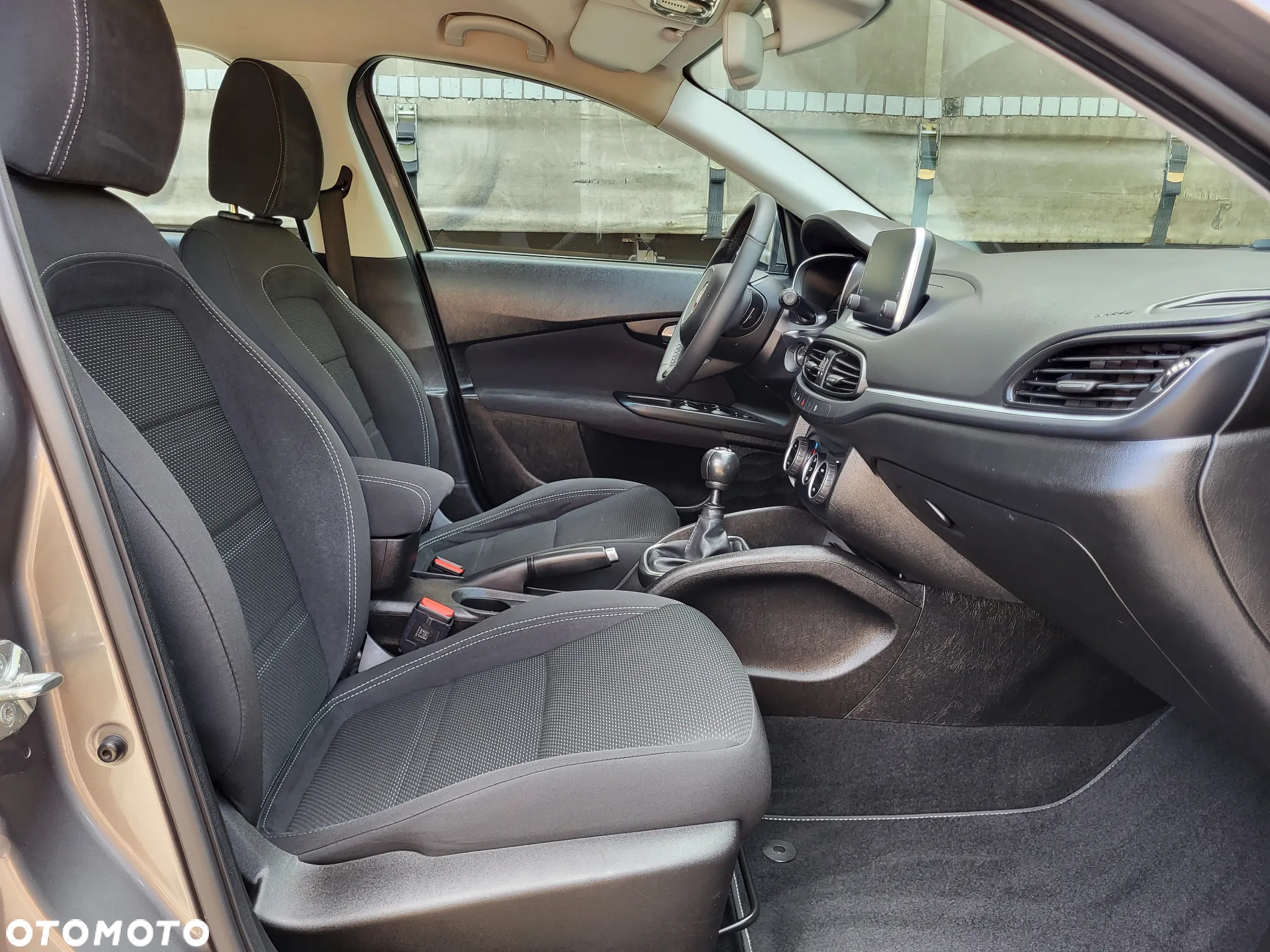 Fiat Tipo 1.4 T-Jet 16v Lounge - 32