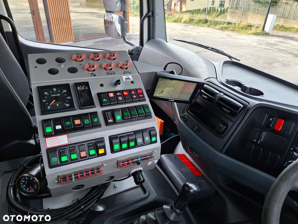 Mercedes-Benz Atego 1524 Zamiatarka BUCHER CityFant 60 2 Silniki Tylna Oś Na Poduszkach Zamiatarka Uliczna Sprzątanie Zamiatanie - 21