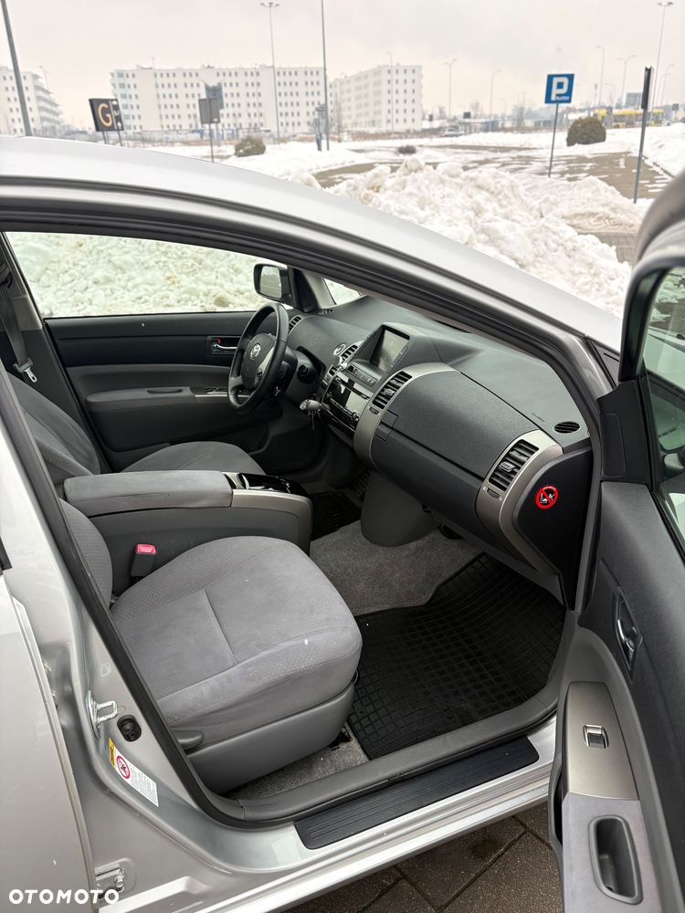 Toyota Prius 1.5 VVT-i Sol - 17