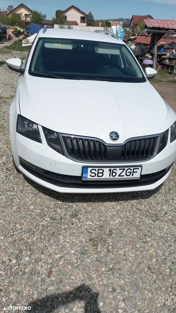 Skoda Octavia 1.6 TDI DSG Style - 3