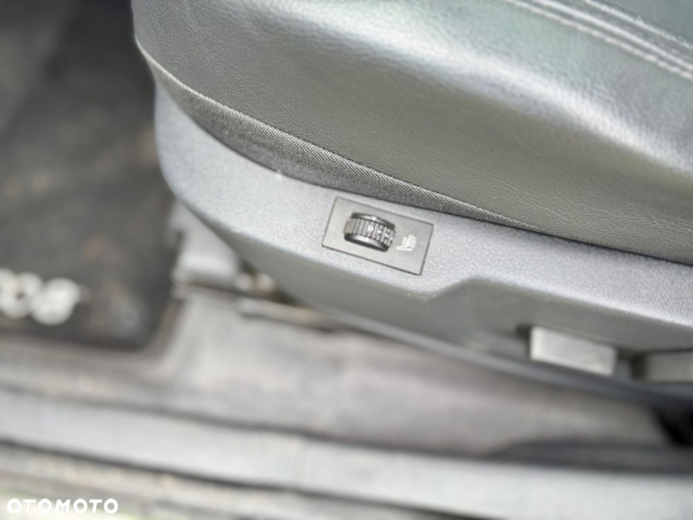 Peugeot 3008 Hybrid4 - 18