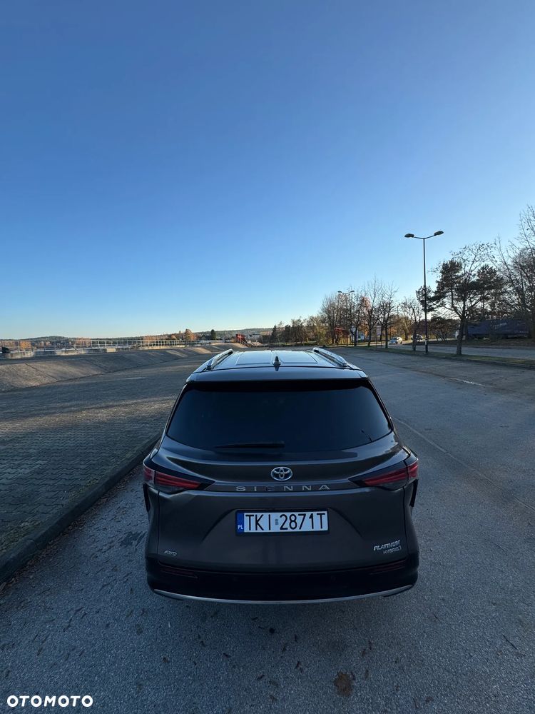 Toyota Sienna - 18