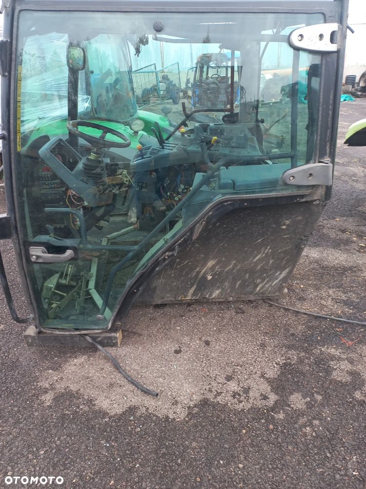 Kabina MCcormick,case, drzwi ,plastiki,środek,tapicerka,licznik,sterowniki,komputery,XTX130,TTX230,MX120,MC115,X70.80 ,MTX165,170,190,140 - 2