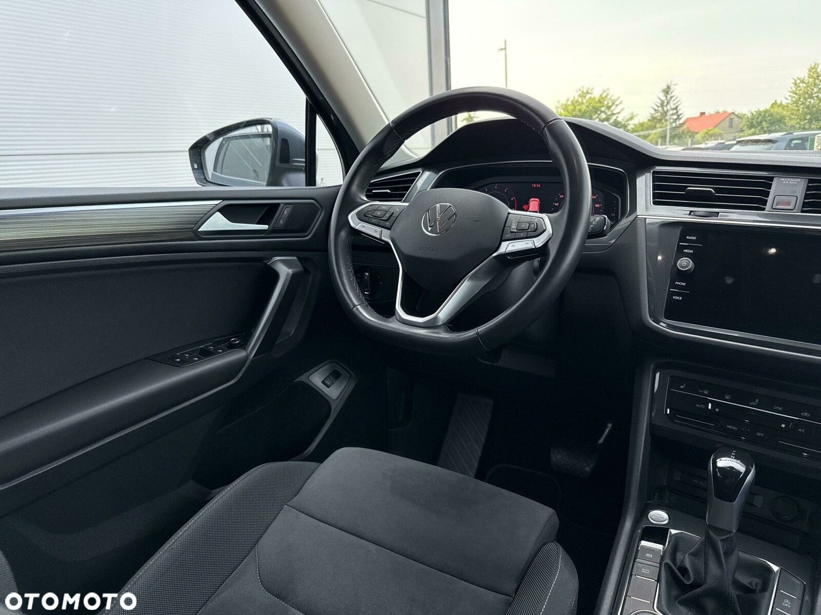 Volkswagen Tiguan - 12