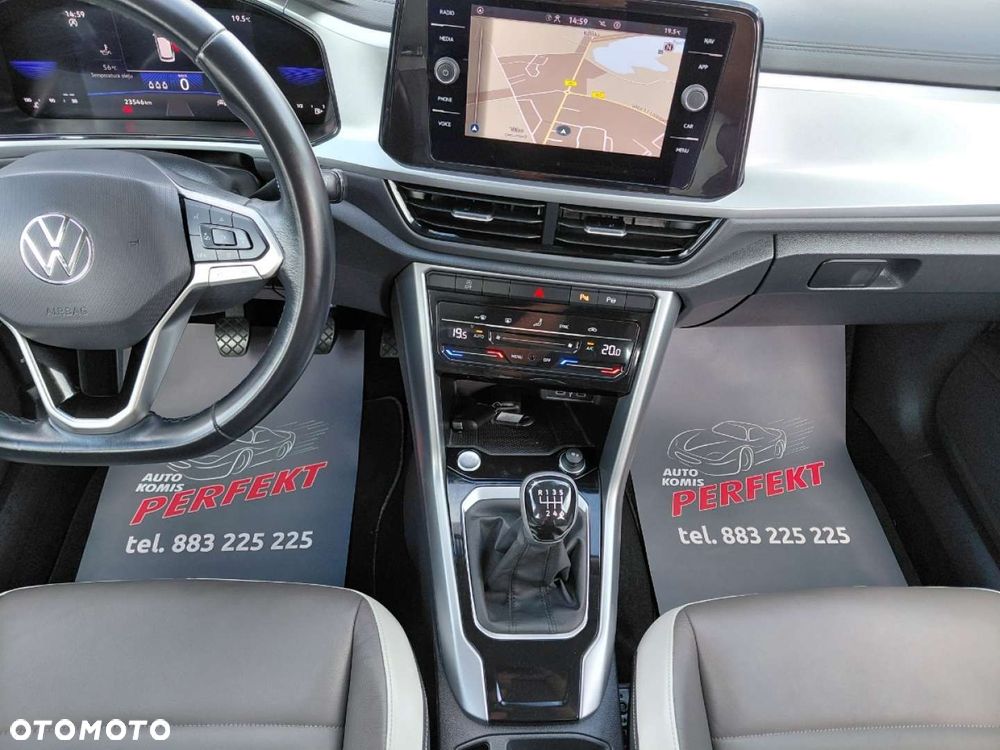 Volkswagen T-Roc - 21