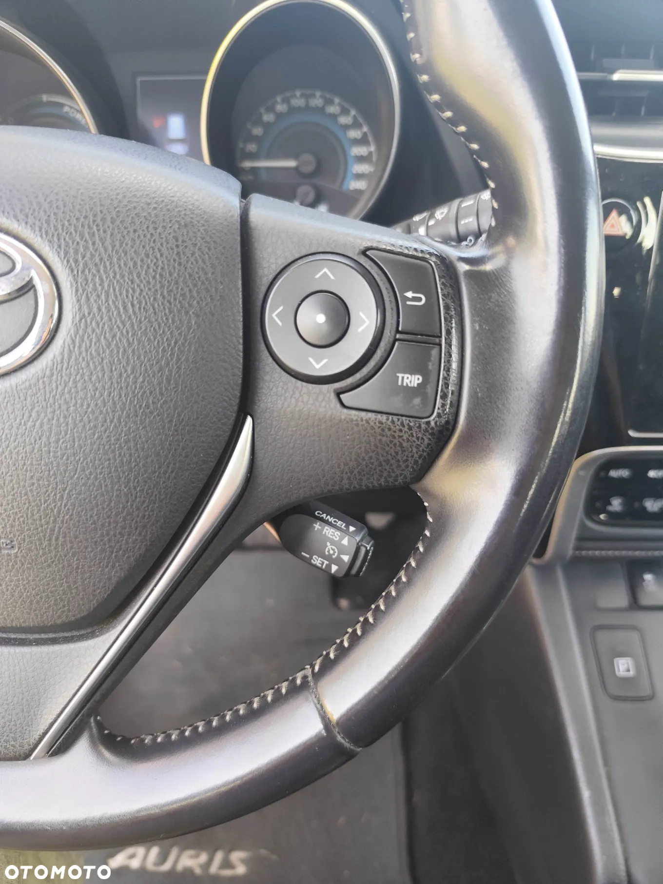 Toyota Auris 1.8 HSD Sol - 11