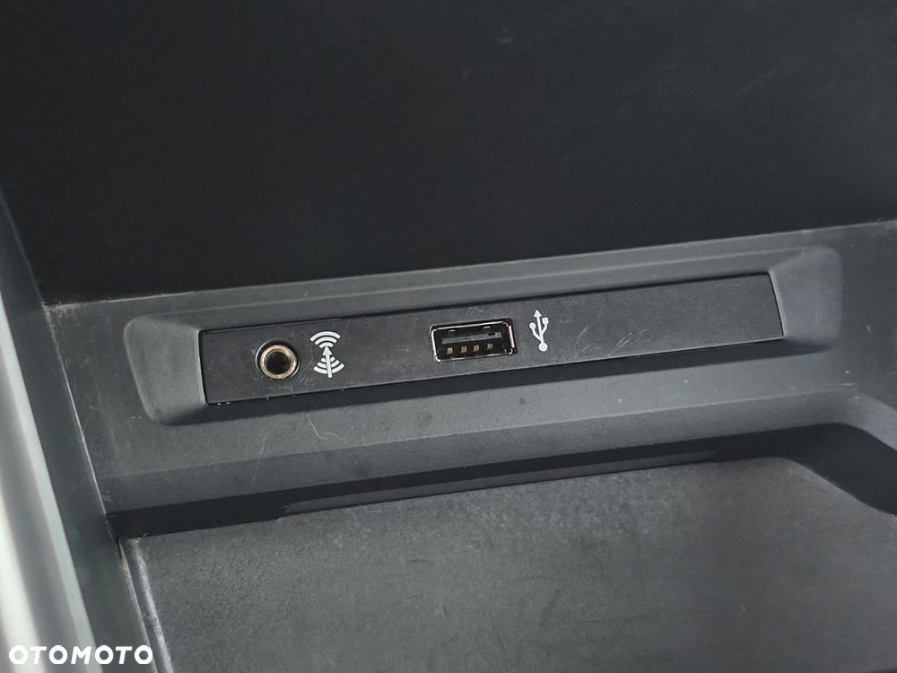 Volkswagen Touran - 9