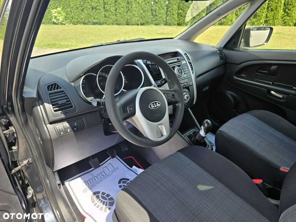 Kia Venga - 15