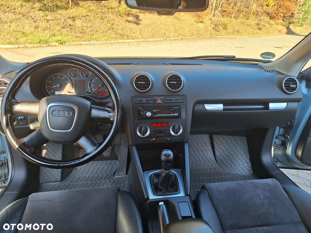 Audi A3 Sportback 1.6 FSI Ambition - 33