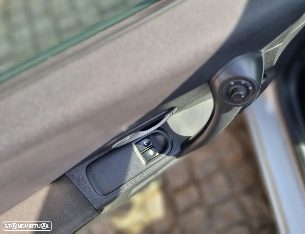Renault Clio Break 1.5 dCi Dynamique S - 19