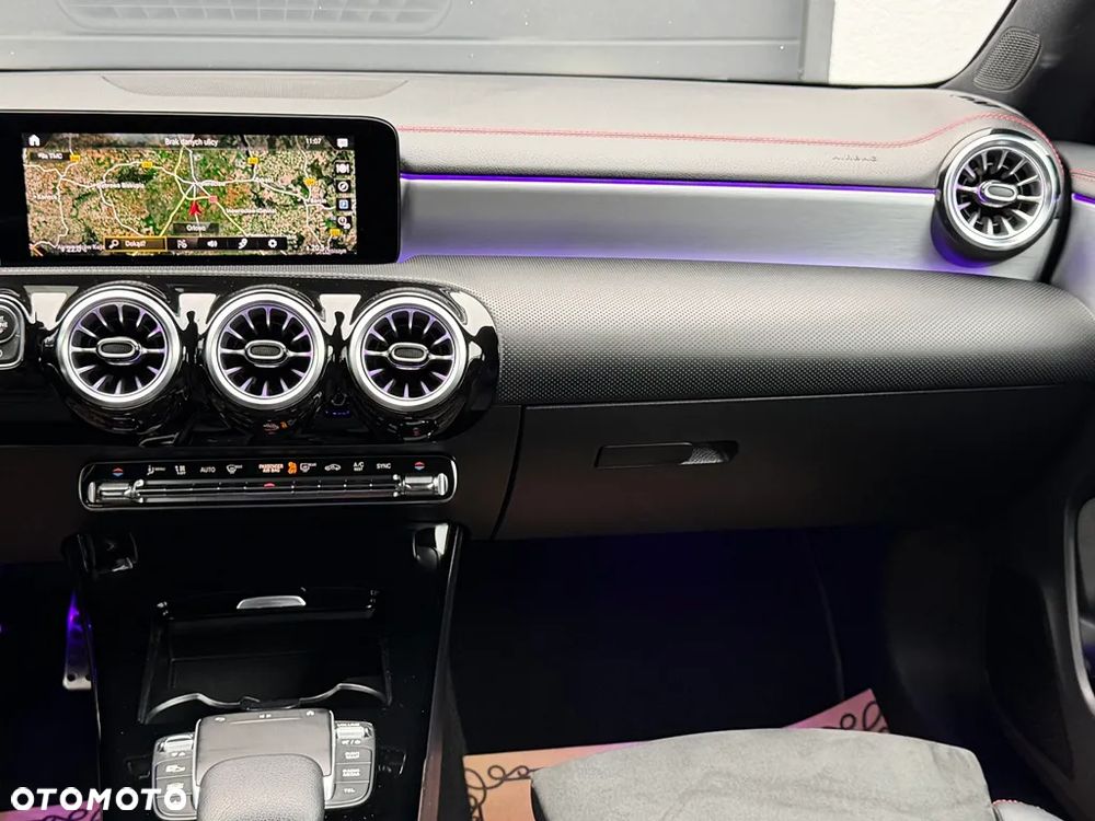 Mercedes-Benz CLA - 35