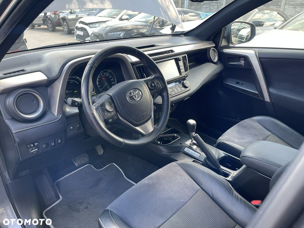 Toyota RAV4 - 6
