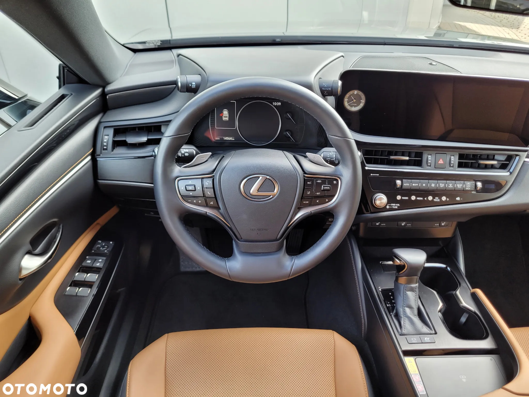 Lexus ES 300h Business Edition - 18