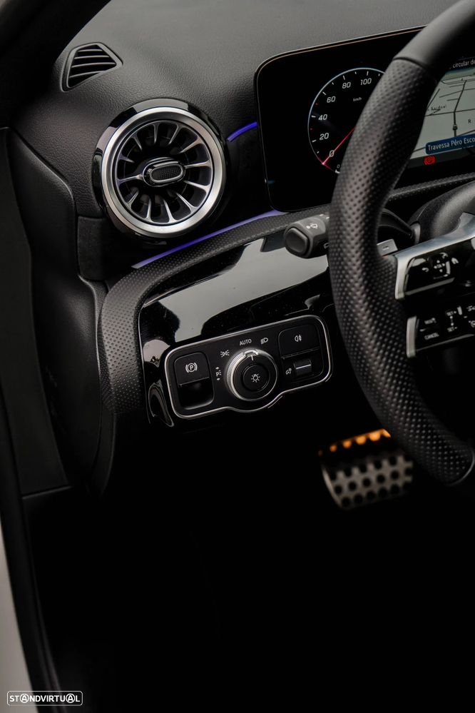 Mercedes-Benz A 250 e AMG Line - 43