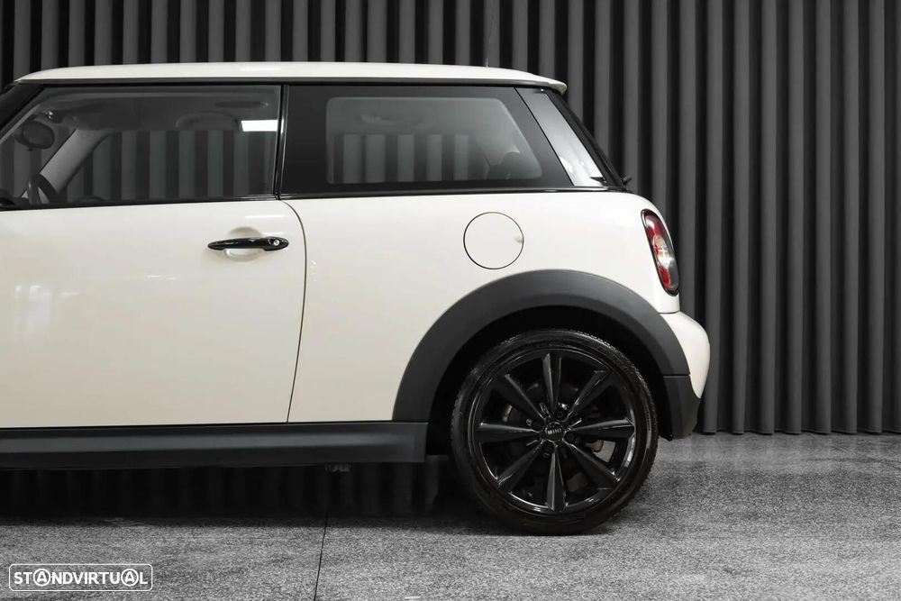 MINI 3 Portas One D - 8